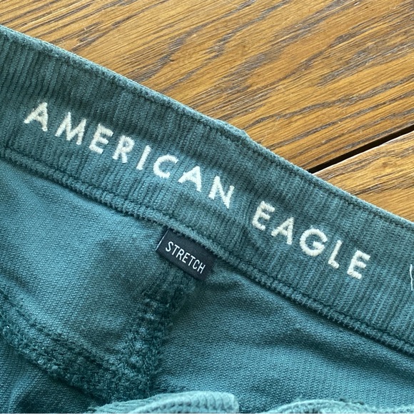 American Eagle  Hunter Green Jeans Size 2 Mom Straight Stretch Like New - Picture 6 of 8